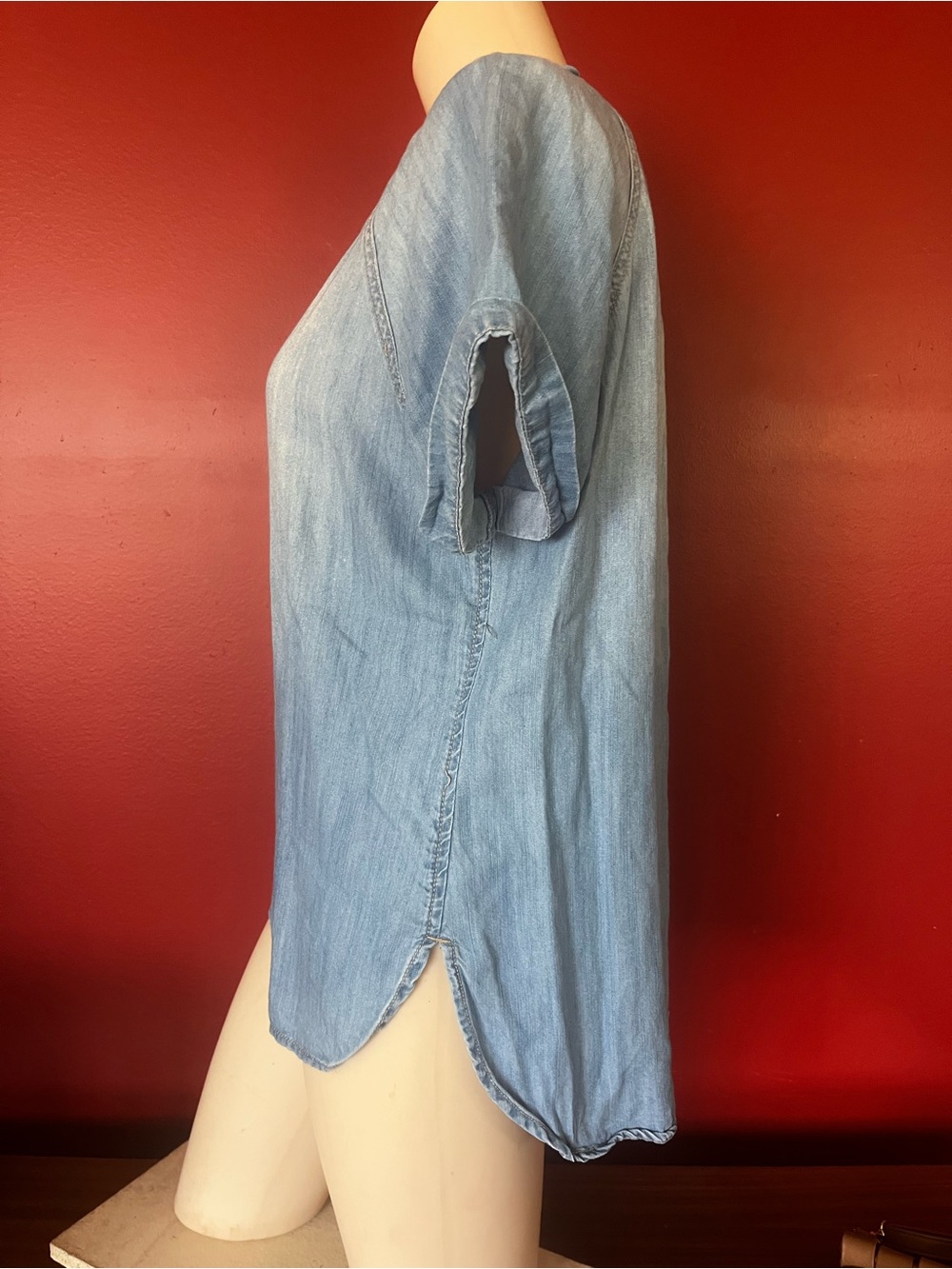 Like new Light Blue Denim-Style Women's Short Sleeve Top - Picture 6 of 11